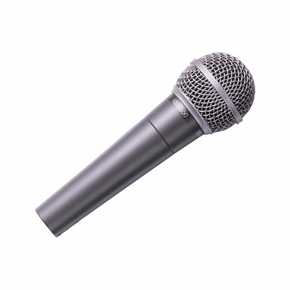 BEHRINGER XM8500  -- вокальный микрофон, выкл, 70 Гц...20 кГц, 500 Ом